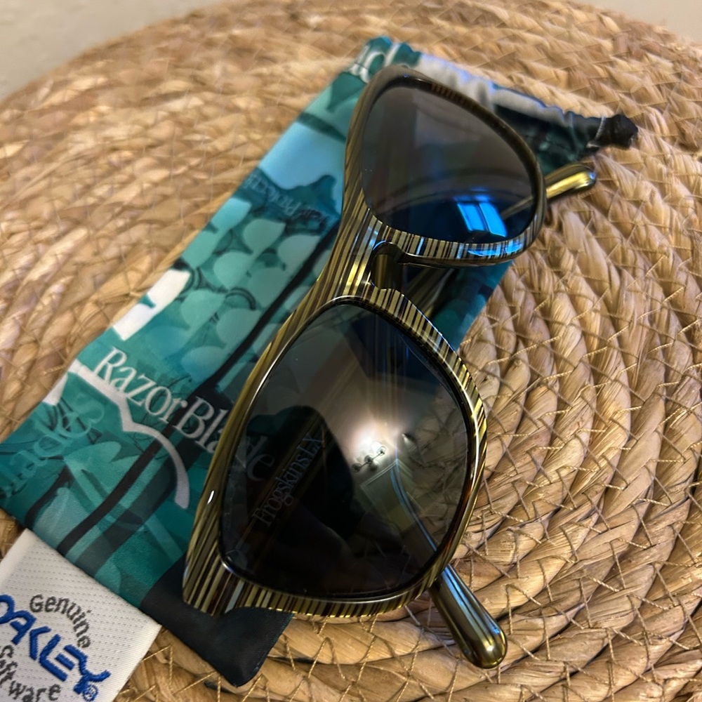 💜 Oakley Polarized Frogskins LX Sunglasses